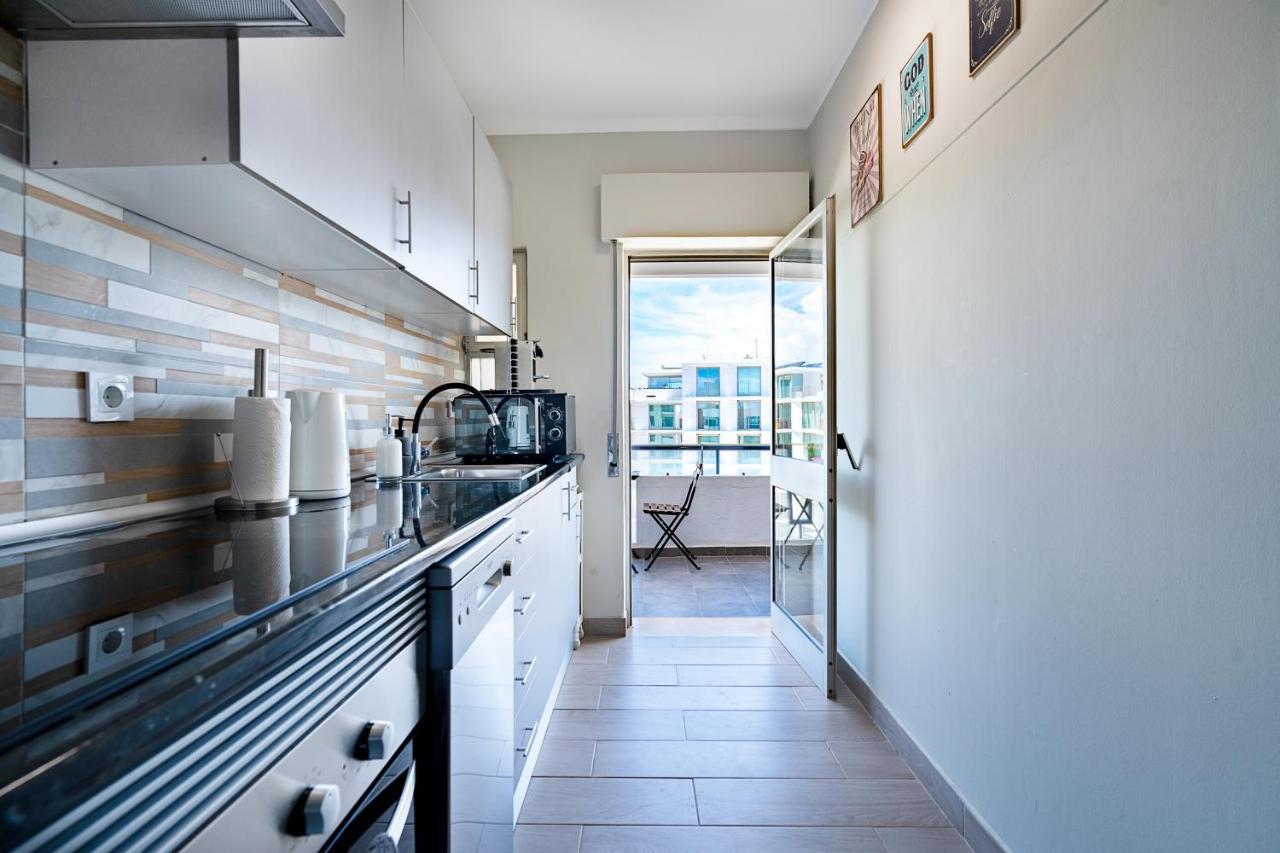 Beachfront Apartment In Armacao Armação de Pêra Eksteriør billede